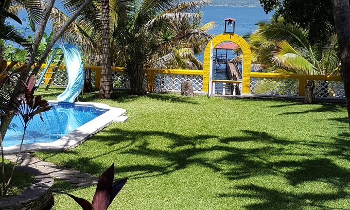 Coatepeque Cottage | Lakefront Rustic House in Lago de Coatepeque