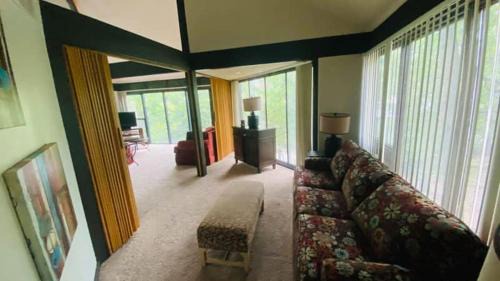 Village of Four Seasons House | Lakefront Treetop Village 3bd3badeckpool-6pp