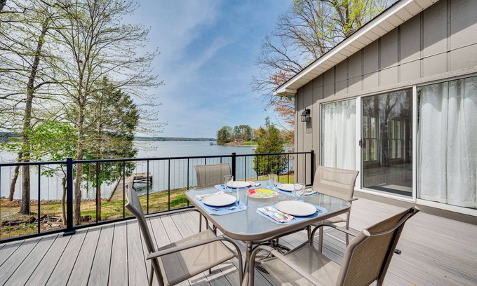 Troutman House | Lakefront Troutman House w/Spectacular Sunsets!