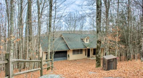 Beech Mountain House | Lakeledge Hideaway by VCI Real Estate Services