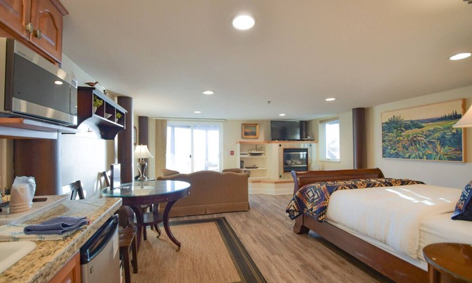 Homer Condo | Lakeshore Lodging Ocean Front Lodges