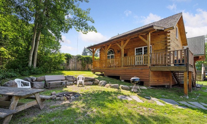 Isle Cabin | Lakeside cabin on Mille Lacs lake near trails