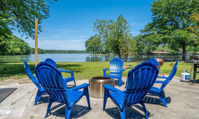 Jones Mills House | Lakeside Haven with Hot Tub by StayLage