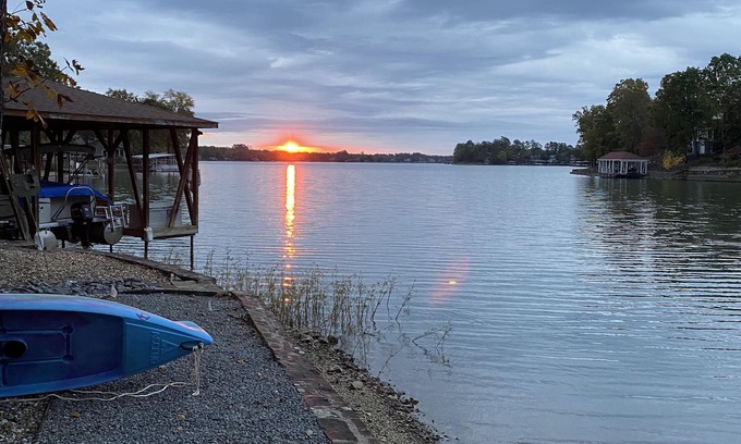 Hot Springs Village Apartment | Lakeside Lake Balboa w/2 kayaks