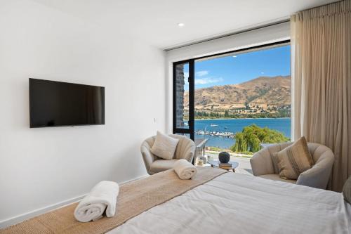 Wanaka Hotel | Lakeside Luxury Studio Apartment
