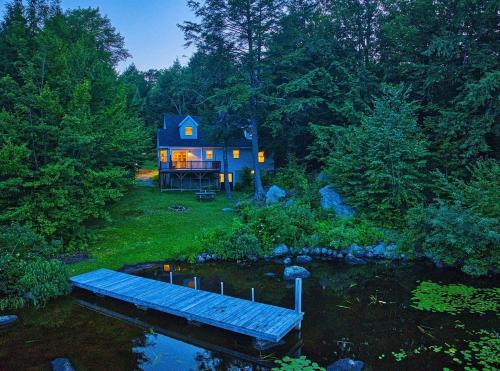 Stoddard House | Lakeside Retreat 2hrs from Boston