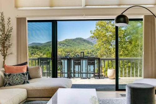 Lake Lure House | Lakeside Serenity with mtn views