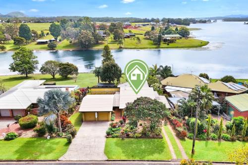 Yungaburra House | LakeSide Tinaroo only 2.5km from Yungaburra town