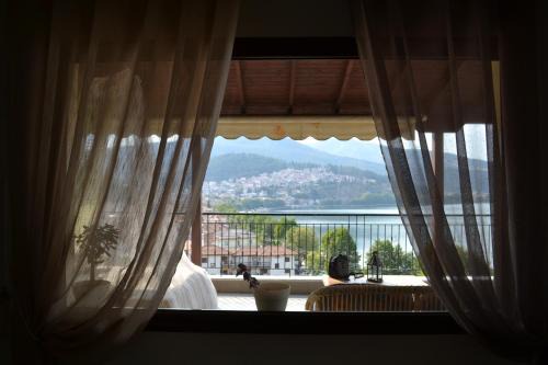 Kastoria Apartment | Lakeview Balcony in Kastoria