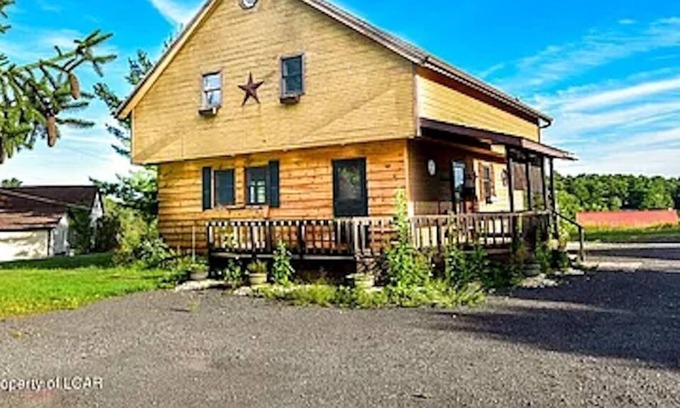 White Haven Cabin | Lakeview Cabin of Lake Ag-mar sleeps 15 w/ Hot Tub