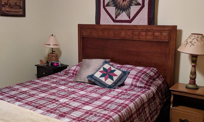 Pocono Summit House | Lakeview Cozy Cottage Pocono Summit 2BR, Firepit, sleeps 6.