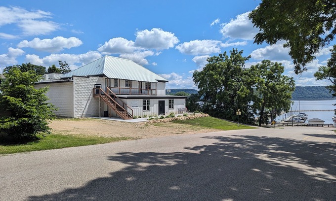 Pepin Apartment | Lakeview Creamery North