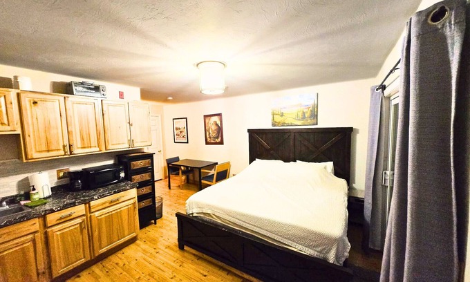 Winnisquam Condo | Lakeview Escape at Winnisquam - Cozy & Serene