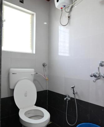 Pune Hotel | Lakeview Lodging