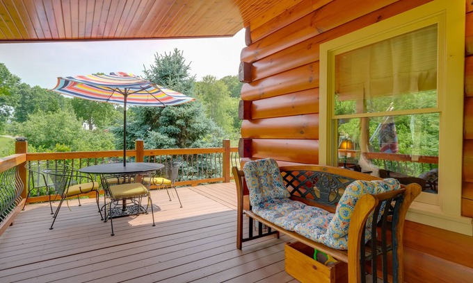 Ingles Cabin | ‘Lakewood Lodge’ Escape w/Fire Pit