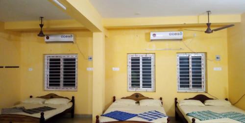 Thirukadaiyur Hotel | Lakshmi Illam