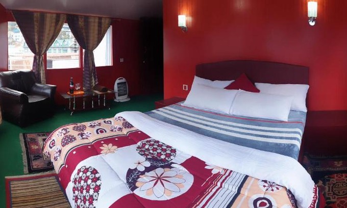 Lukla Cabin | Lama Hotel - Cafe De Himalaya