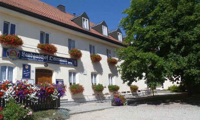 Dachau District House | Landgasthof Ostermair