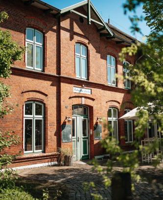 Oelixdorf Hotel | Landgasthof-Unter den Linden