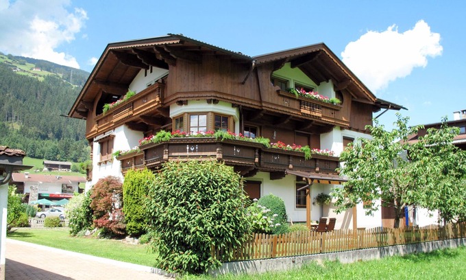 Aschau Im Zillertal Apartment | Landhaus Martin by Interhome
