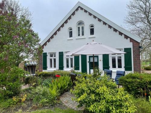 Werdum Apartment | Landhaus up de Warft - Friesenrose
