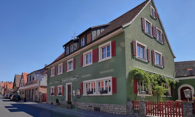 Schwarzach am Main Hotel | Landhotel Schwab - by homekeepers