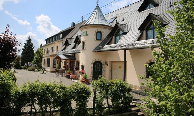 Oberahr Hotel | Landhotel Villa Moritz garni
