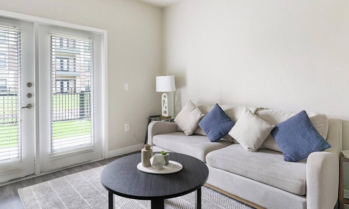 Katy Apartment | Landing | Amazing 2BD, Courtyard, Gym