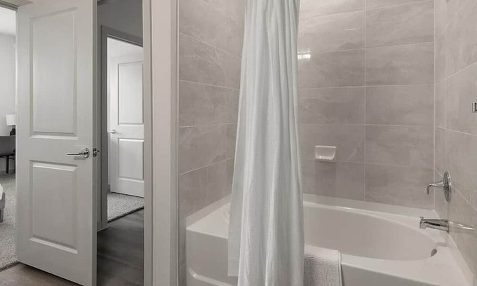 Lower Basin Lake Travis Apartment | Landing at Birdie on Woodland Greens - 2 Bedrooms in Plaza Volente