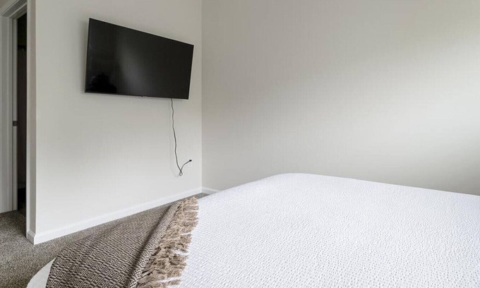 Concord Apartment | Landing at Emery Villages - 1 Bedroom in Concord