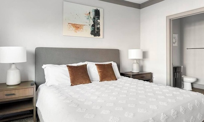 Northeast Carrollton Apartment | Landing at The Avenues at Carrollton - 1 Bedroom in Northeast Carrollton