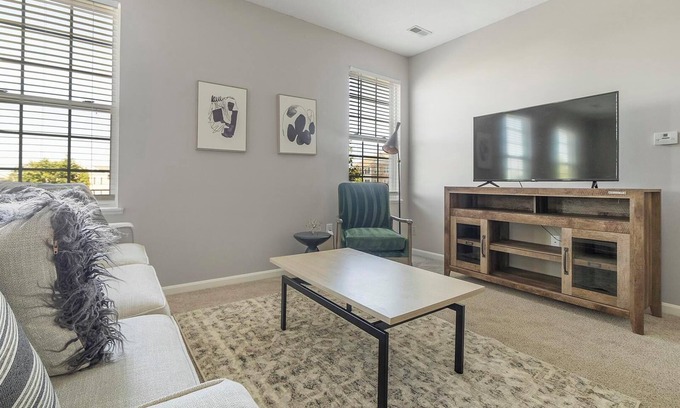 Canal Winchester Apartment | Landing at The Green - 1 Bedroom in South Columbus