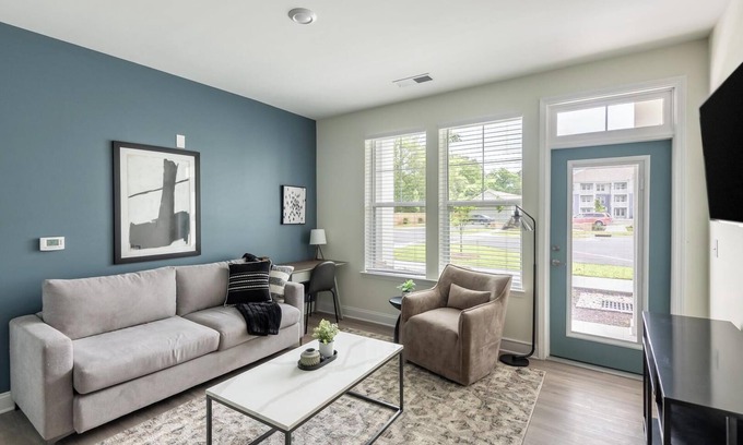Wilmington Apartment | Landing at The Parker Leland - 2 Bedrooms in Do.