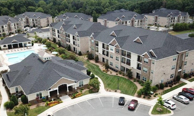 Colfax Apartment | Landing at The Plantation at Pleasant Ridge - 2 Bedrooms in Downtown Greensboro