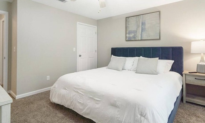 Mobile Apartment | Landing at Timber Ridge Apartments - 2 Bedrooms in Thornhill