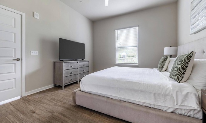 Wimauma Apartment | Landing | Incredible Studio, Gym, Pool