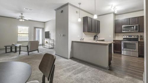 Sand Ridge Apartment | Landing Modern Apartment with Amazing Amenities (ID7763X41)