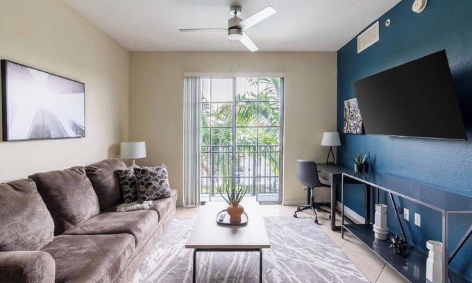 Miramar Apartment | Landing | Spectacular 1BD, Gym, Clubhouse