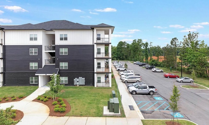 Athens Apartment | Landing | Spectacular 3BD, Yoga Studio, Pool