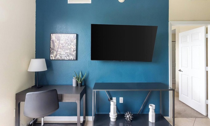 Miramar Apartment | Landing | Stunning 2BD, Clubhouse, Gym