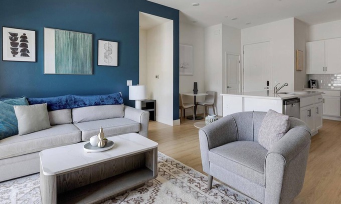 Casas Adobes Apartment | Landing | Stylish 2BD, Pool