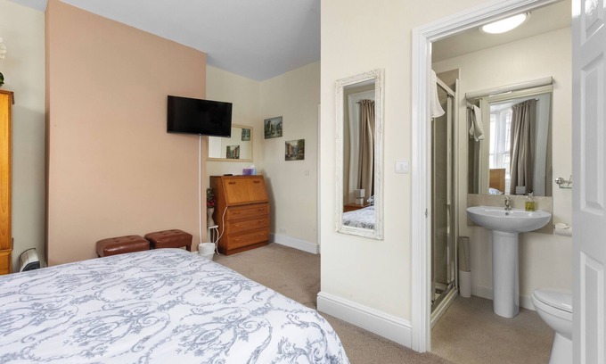 Leamington Spa House | Lansdowne hotel