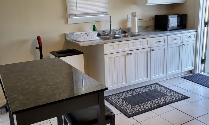 Cascade Apartment | Large 1 Bed Apt,Private,Clean,Near Casino,Ind Park,Rivers,All new remodel.