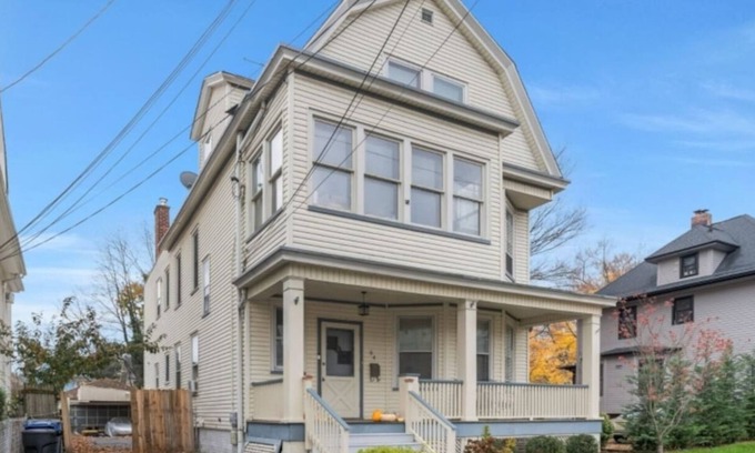 West Orange Apartment | Large 2BR Apt w/Balcony | Quick NYC Train