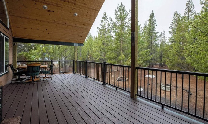 Gilchrist House | Large 3BR Retreat w Deck Views & Outdoor Adventure Access