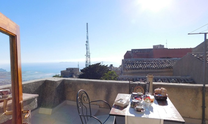 Erice House | Large apartment for the exclusive use