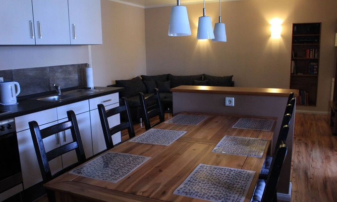 Beenz Apartment | Large apartment with a sunny terrace.