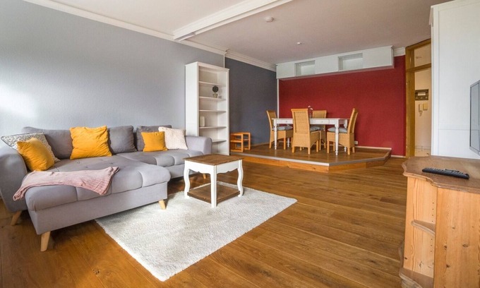 Ostercappeln Apartment | Large bright apartment in the middle of the countryside, family and pet friendly