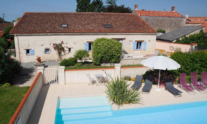 Corpe Cottage | Large gîte for up to 9 people, with swimming pool
