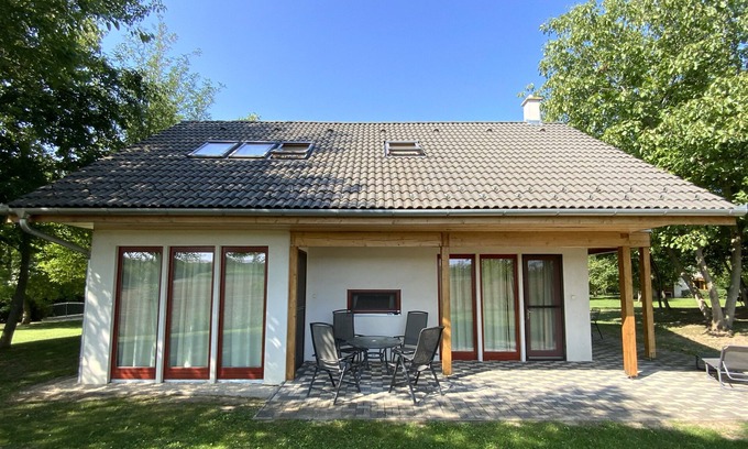 Szolad Villa | Large holiday villa on a spacious plot. The villa is located on the east side of the site with unobs